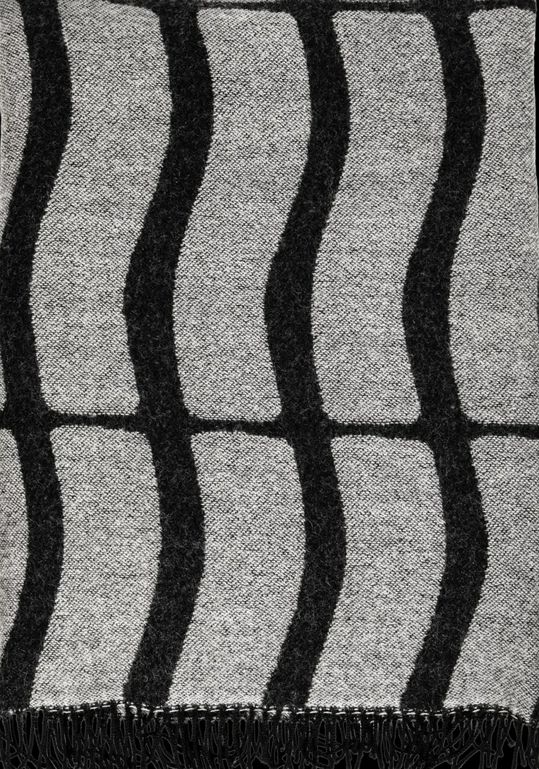 Aarikka Maius torkkupeitto 130 x 170 cm musta