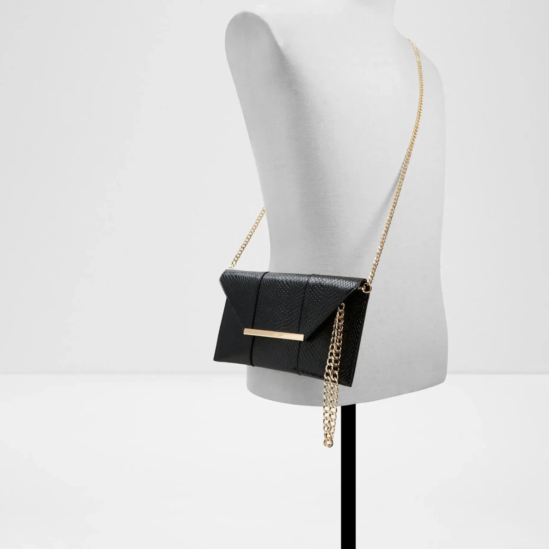 Aldo Feille clutch