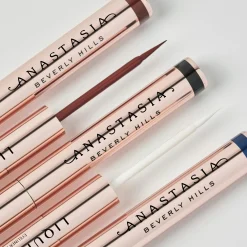 Anastasia Beverly Hills Liquid Eyeliner silmänrajauskynä 2,4 ml