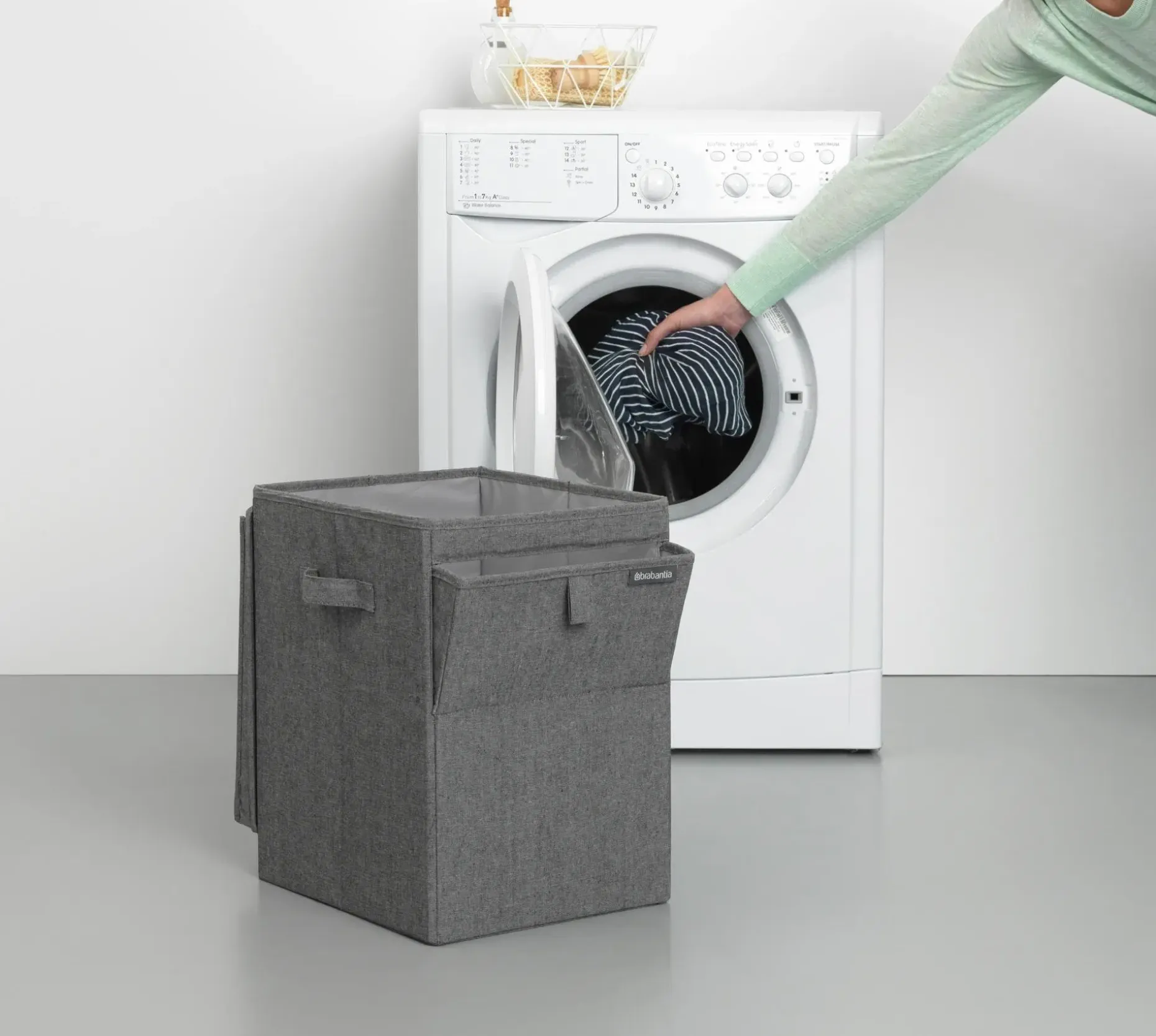 Brabantia pinottava pyykkikori 35L pepper black