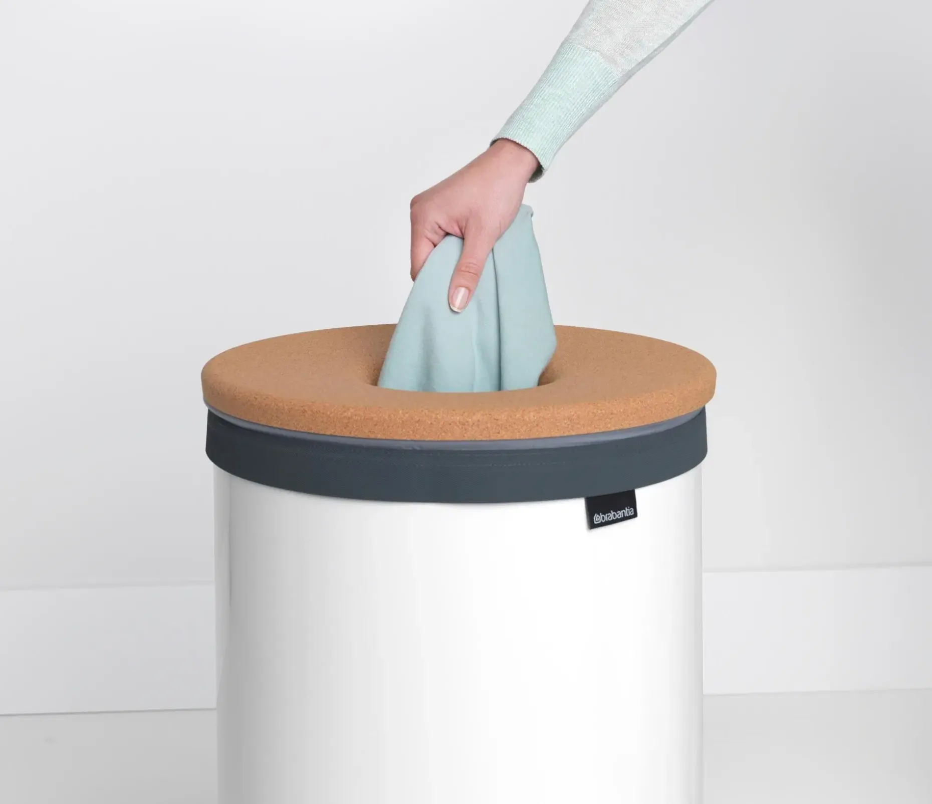 Brabantia pyykkikori 60L korkkikansi white