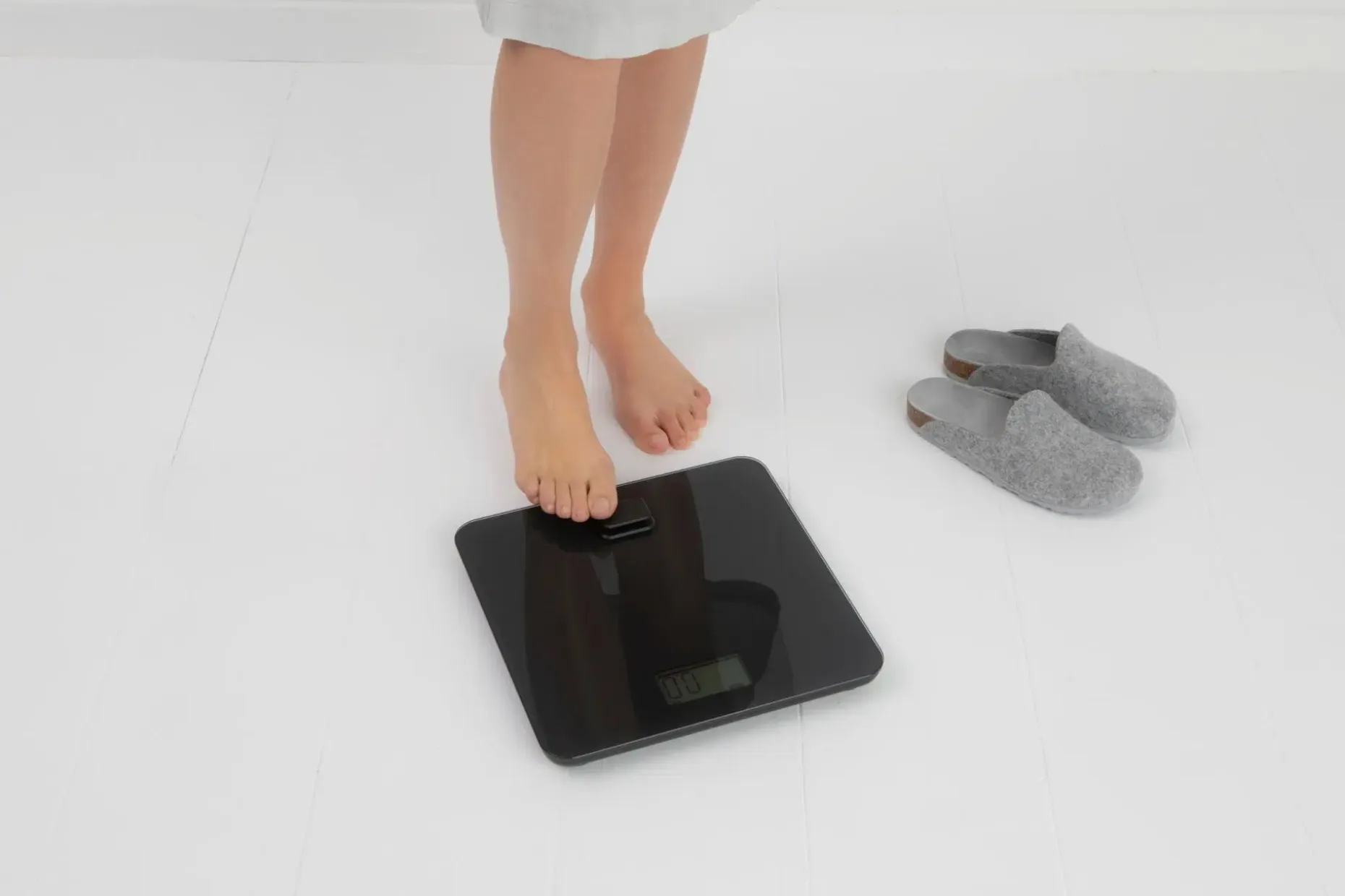 Brabantia ReNew digitaalinen henkilövaaka dark grey