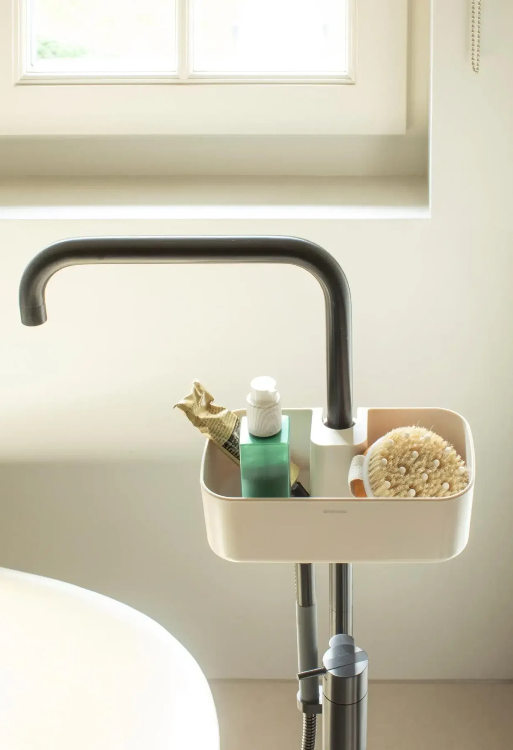 Brabantia ReNew suihkuhylly soft beige