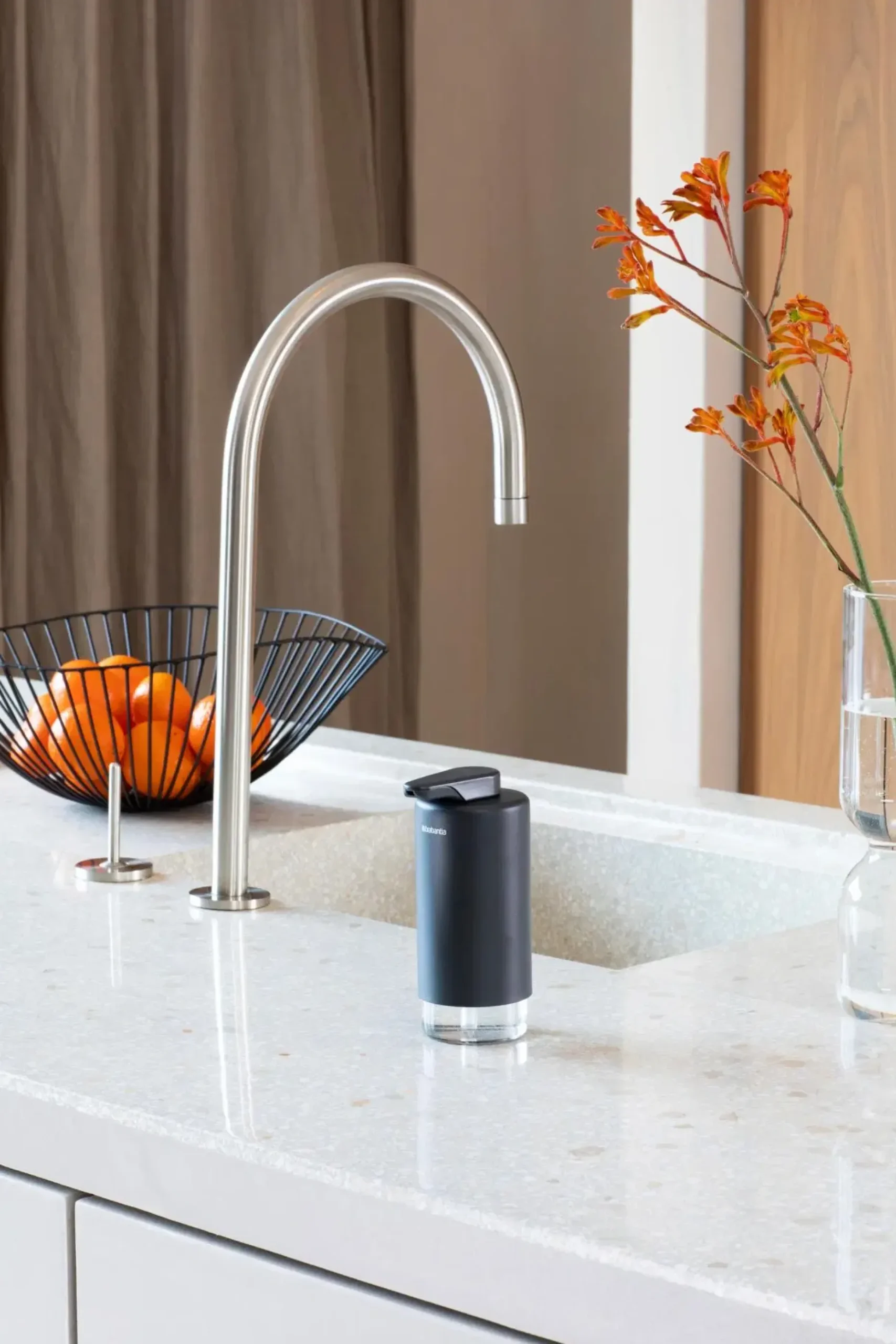 Brabantia SinkStyle saippuapumppu mineral infinite grey