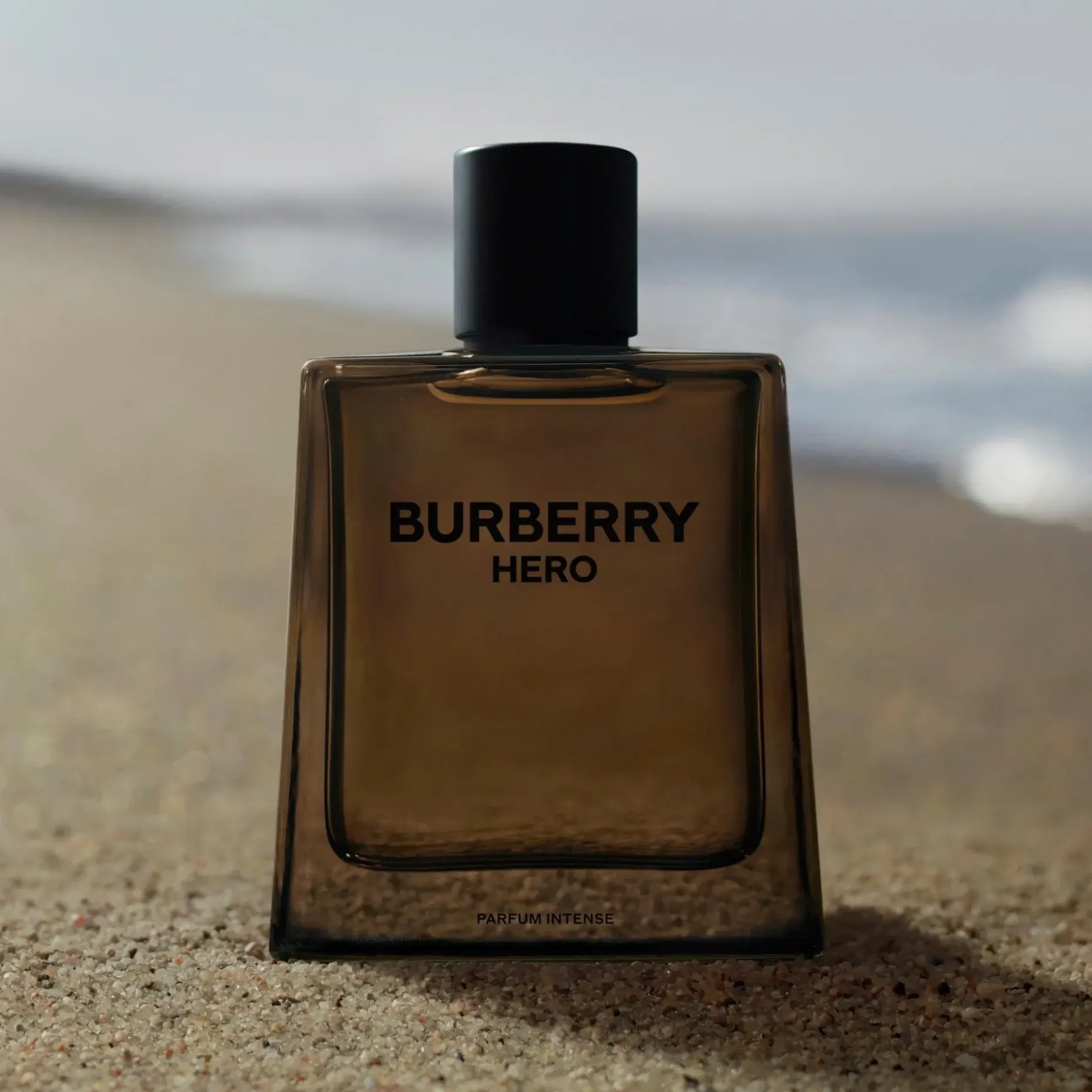 Burberry Hero Parfum Intense tuoksu 50 ml