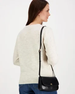 Calvin Klein CK flap olkalaukku