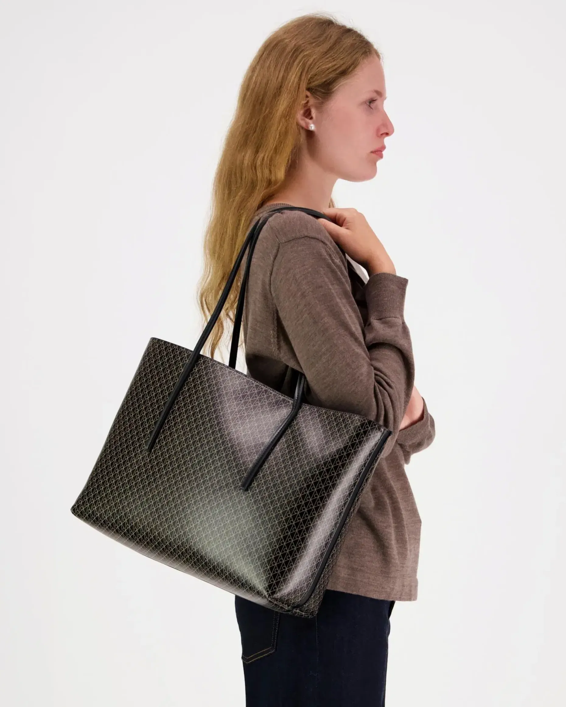 Calvin Klein Emblem aop tote olkakassi