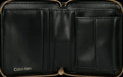 Calvin Klein Emblem aop vetoketjulompakko