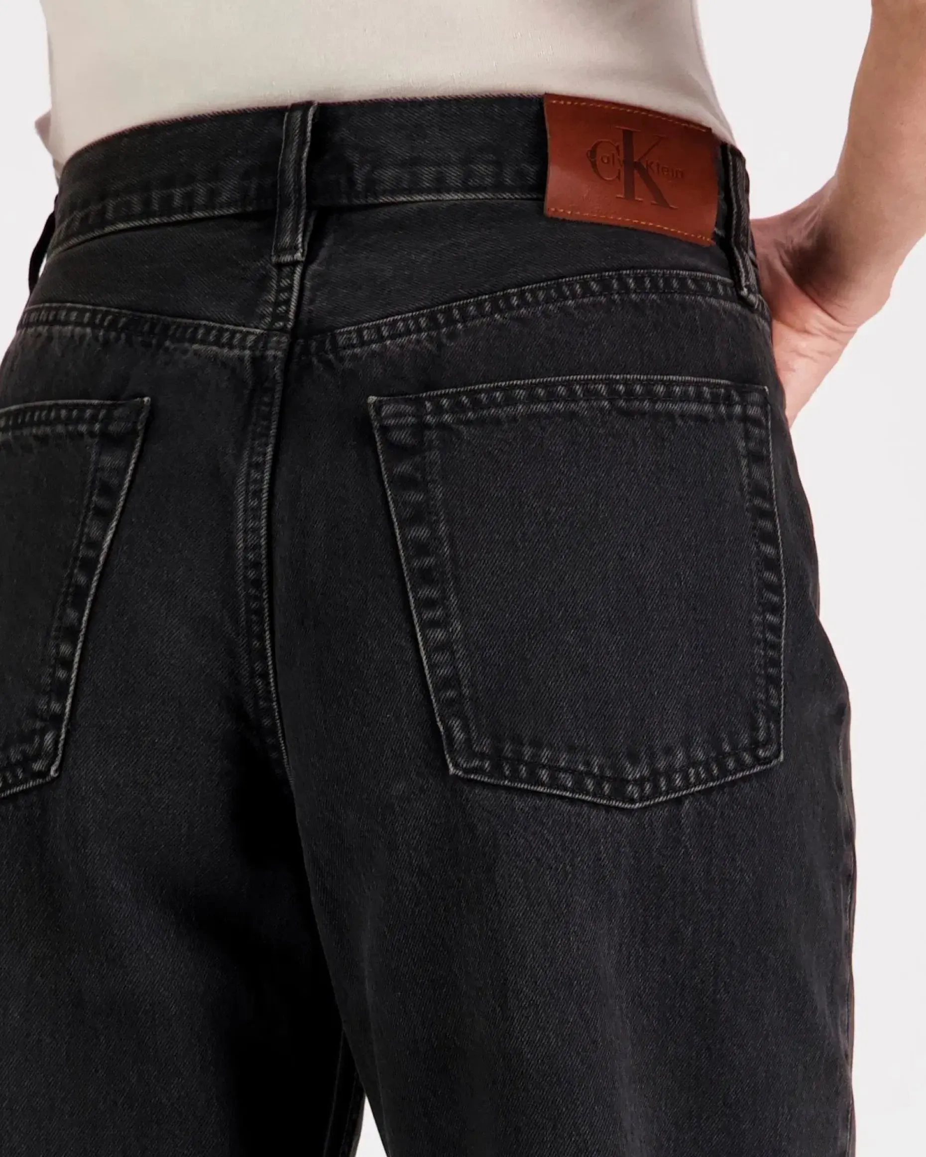 Calvin Klein Jeans 90s loose ck ess farkut