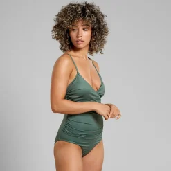 Dedicated Klinte Leaf Green uimapuku