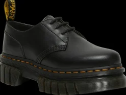 Dr. Martens kävelykengät