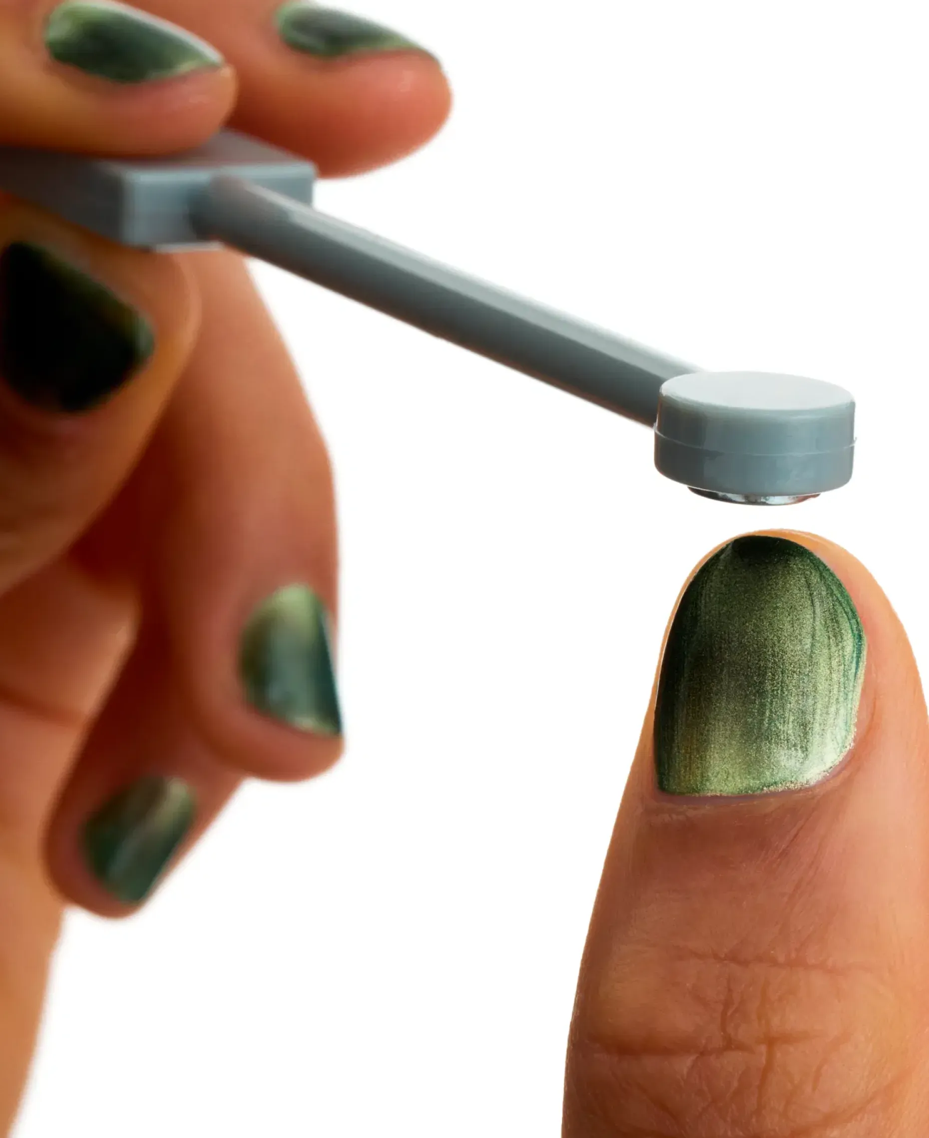 essence MAGIC MAGNETIC mini nail polish 10 5 ml