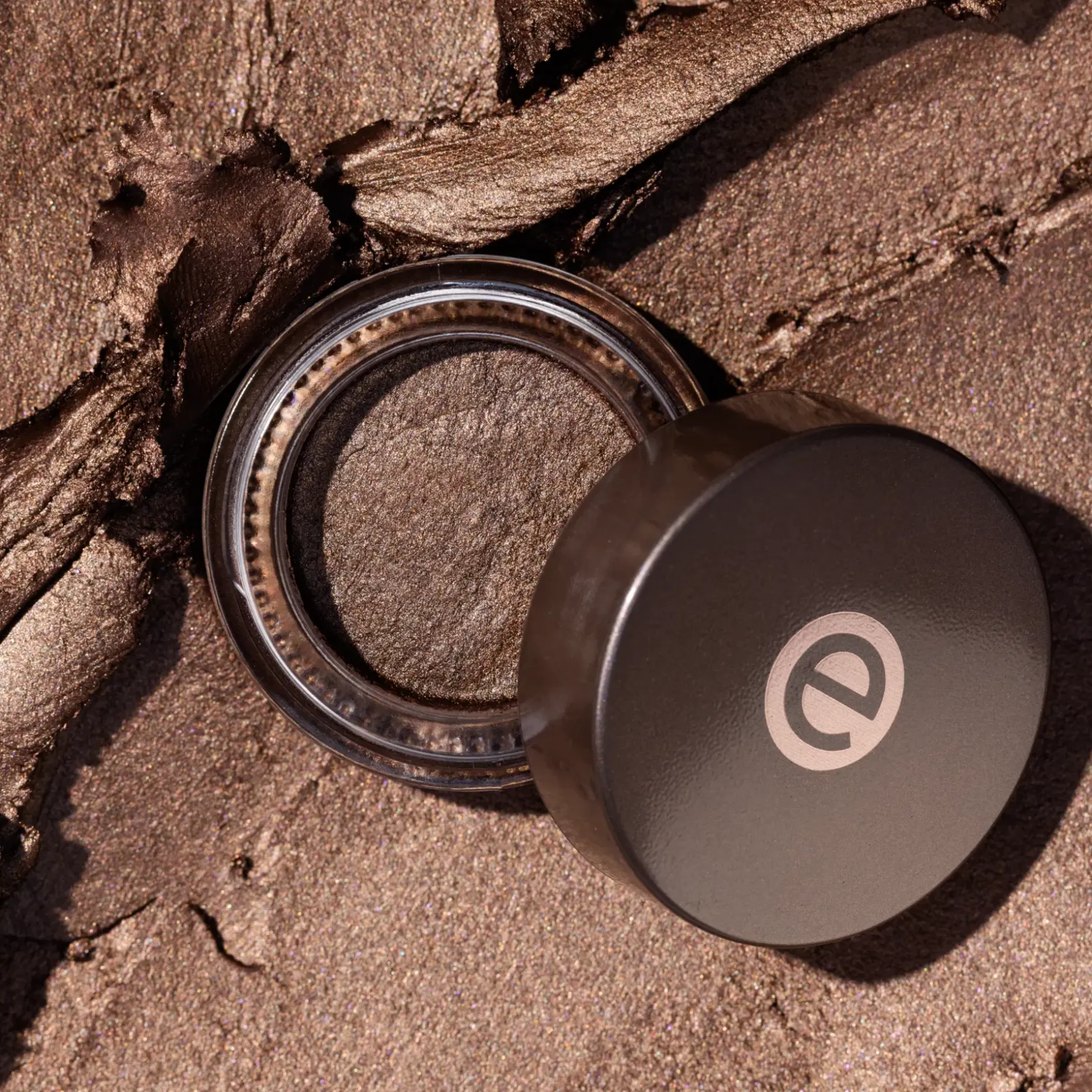 essence voidemainen luomiväri 04
