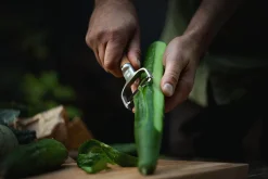 Fiskars Norden hedelmä- ja vihanneskuorija, kääntyvä terä