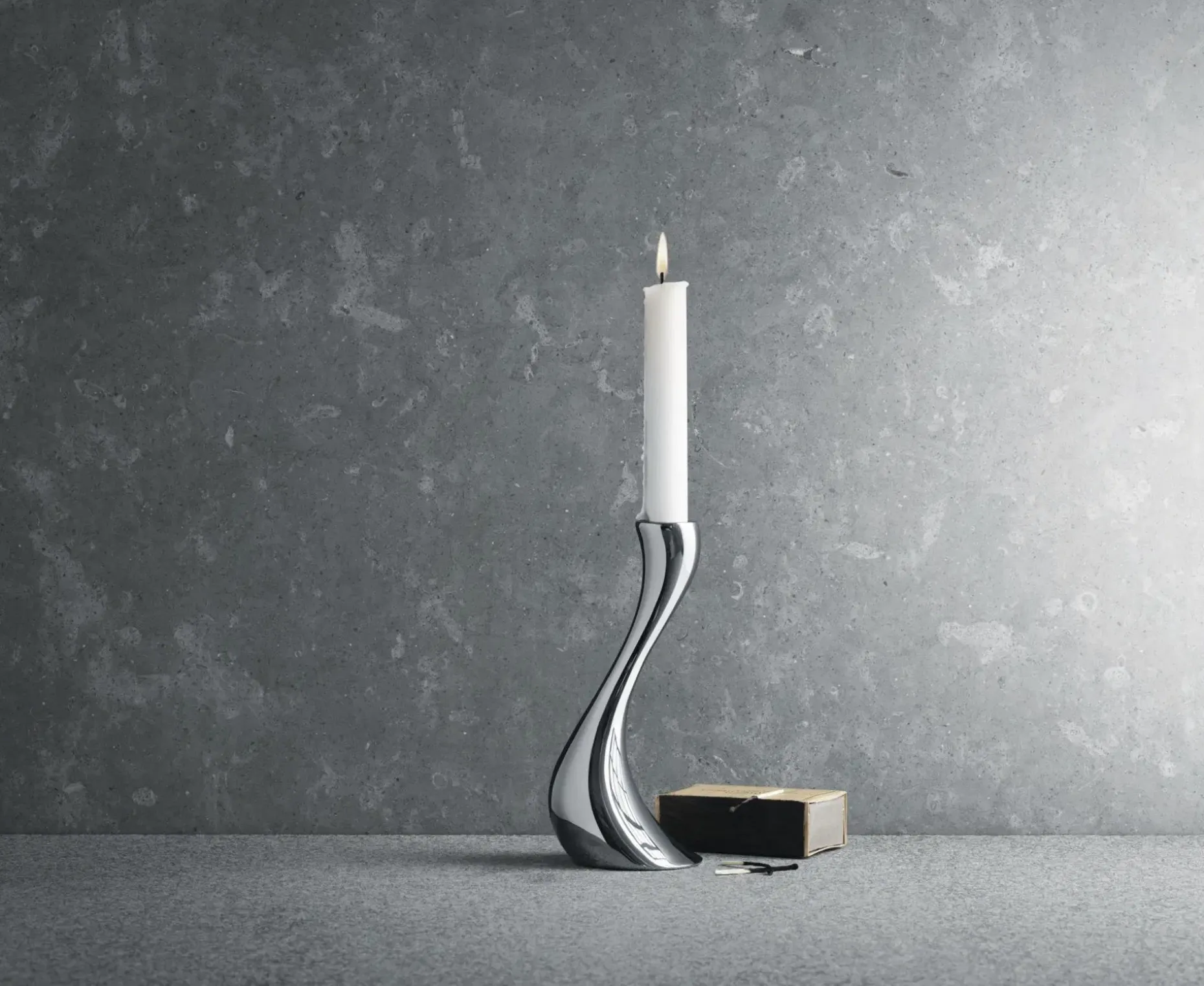 Georg Jensen Cobra-kynttiläjalat 2 kpl/pkt 20 cm, keskikokoinen