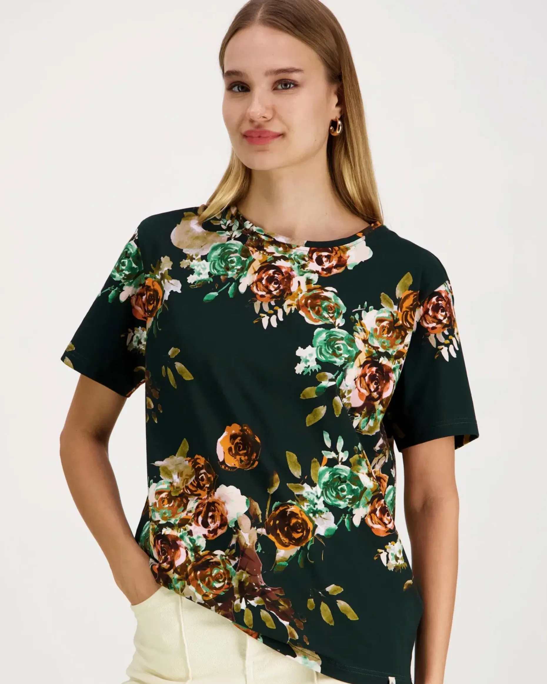 Kaiko Rose Yard Green The t-paita