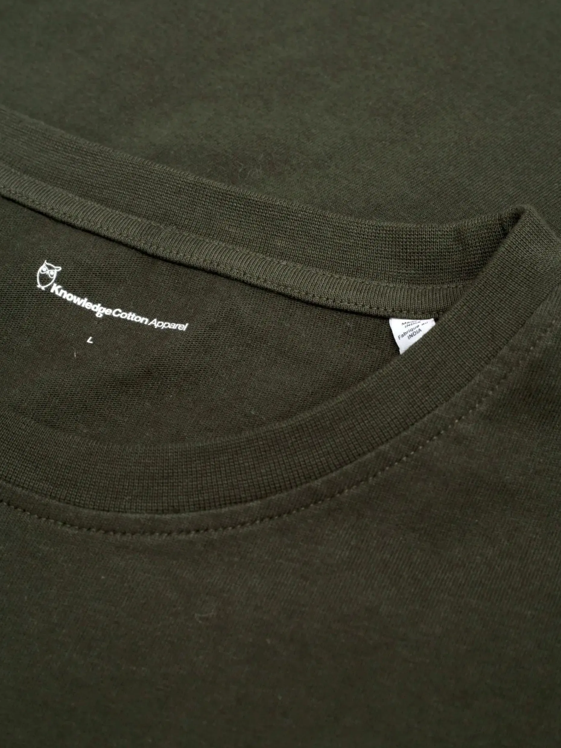 Knowledge Cotton Apparel Loke badge t-paita
