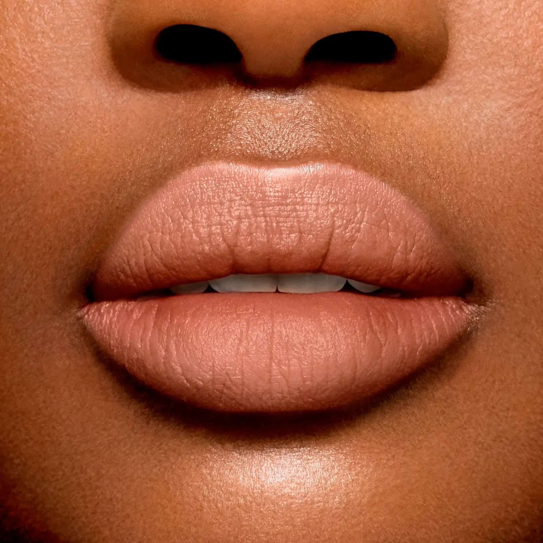 Lancôme L'Absolu Rouge Intimatte huulipuna