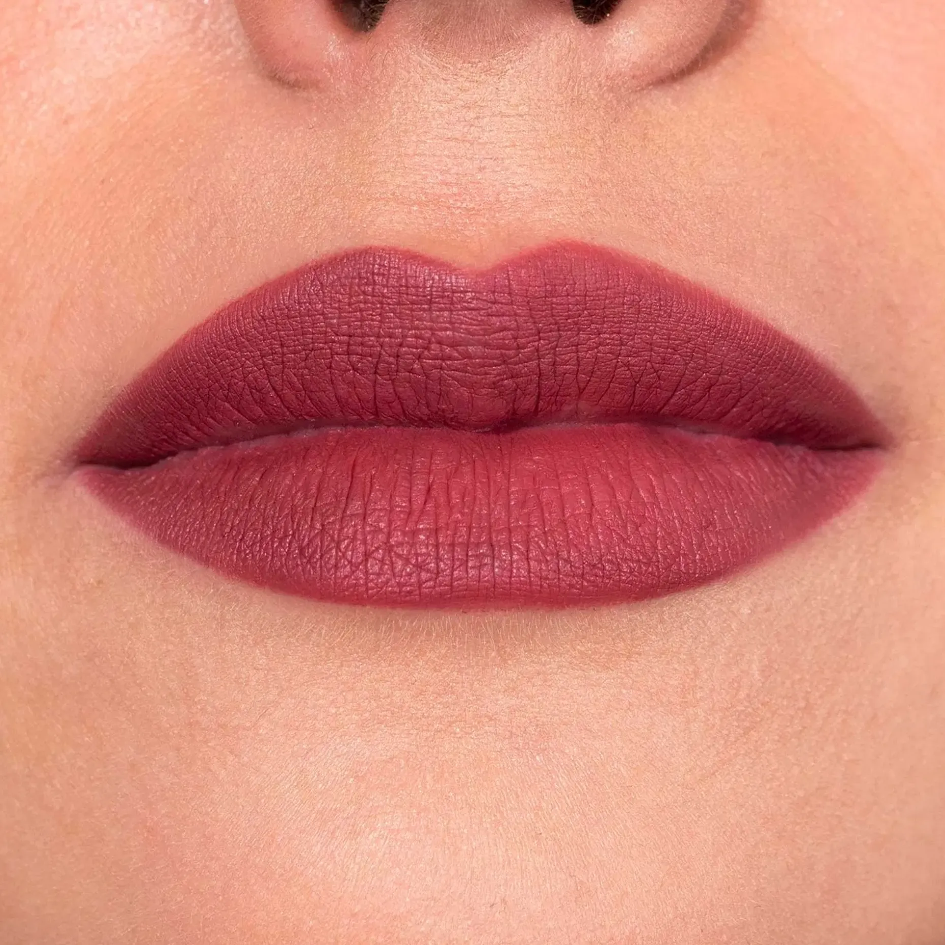 LH cosmetics Crayon -monikäyttöinen rajauskynä 1,1 g
