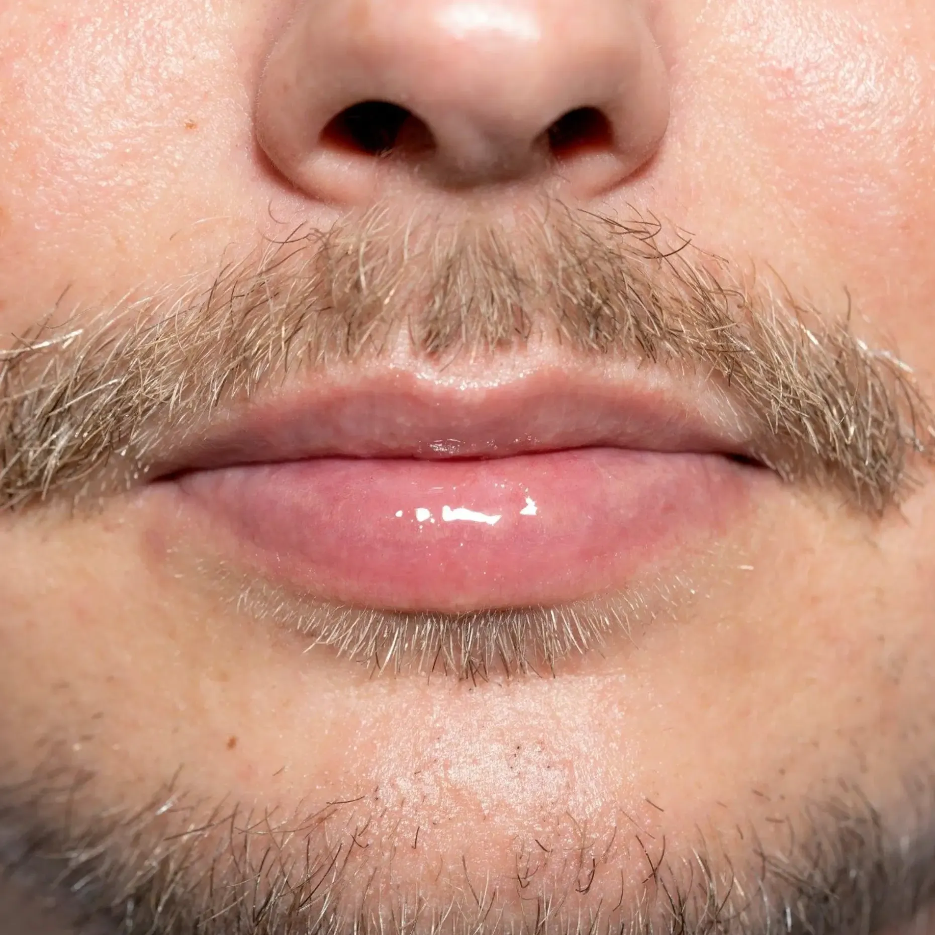 LH cosmetics Gloil -huulikiilto 5,5 ml