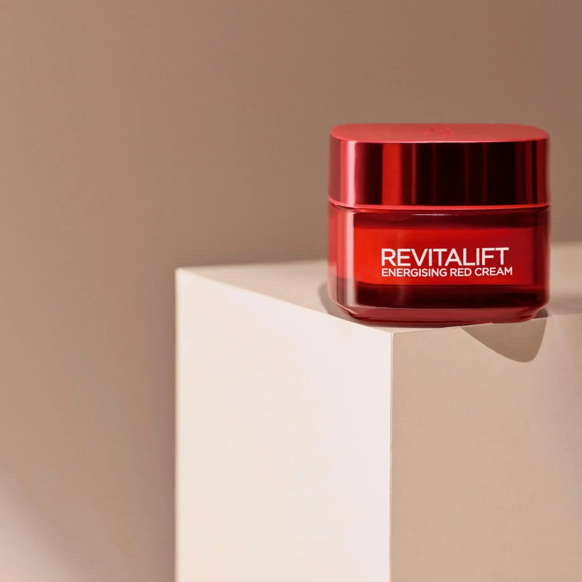 L'Oréal Paris Revitalift Energisoiva punainen anti-age päivävoide 50ml