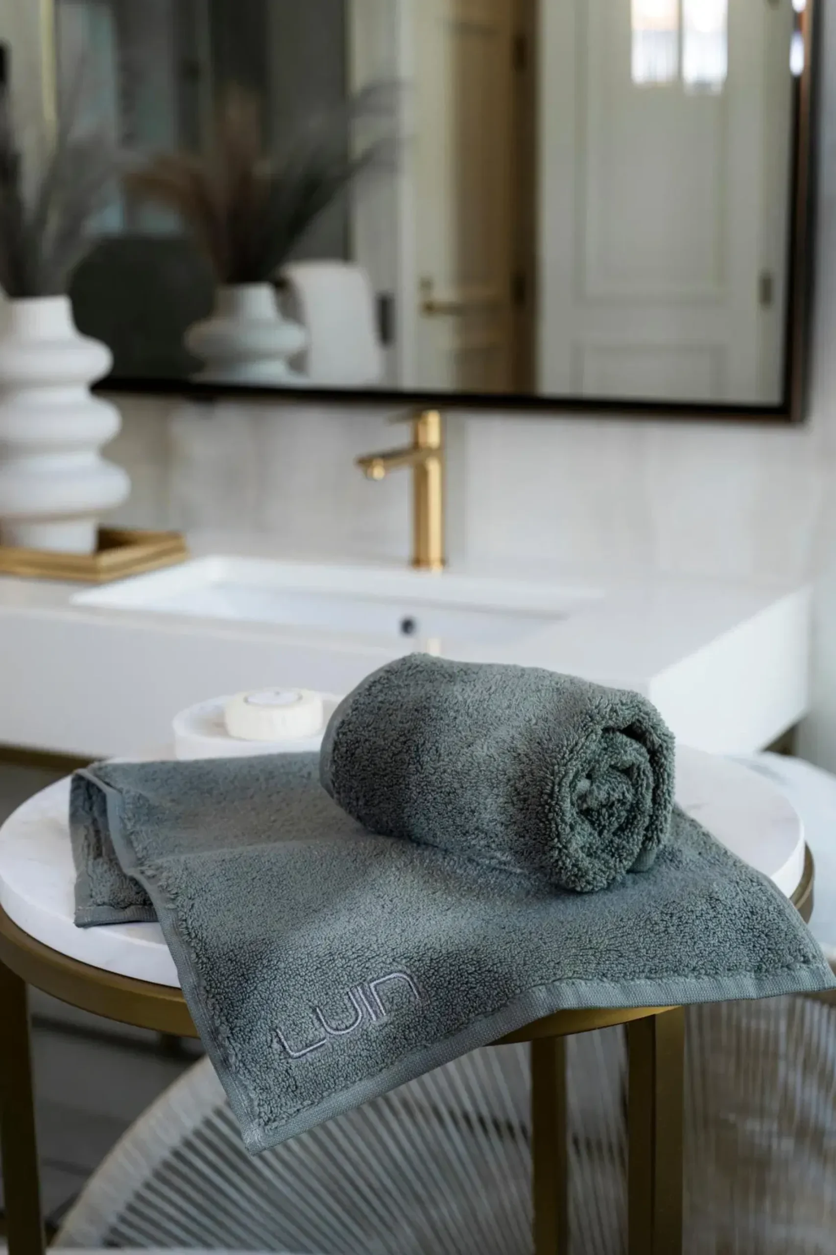 Luin Living Your Home Your Spa kasvopyyhe 30x50 cm granite