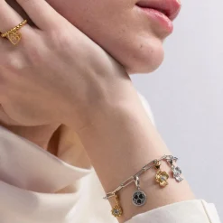 Lumoava Daisy charm