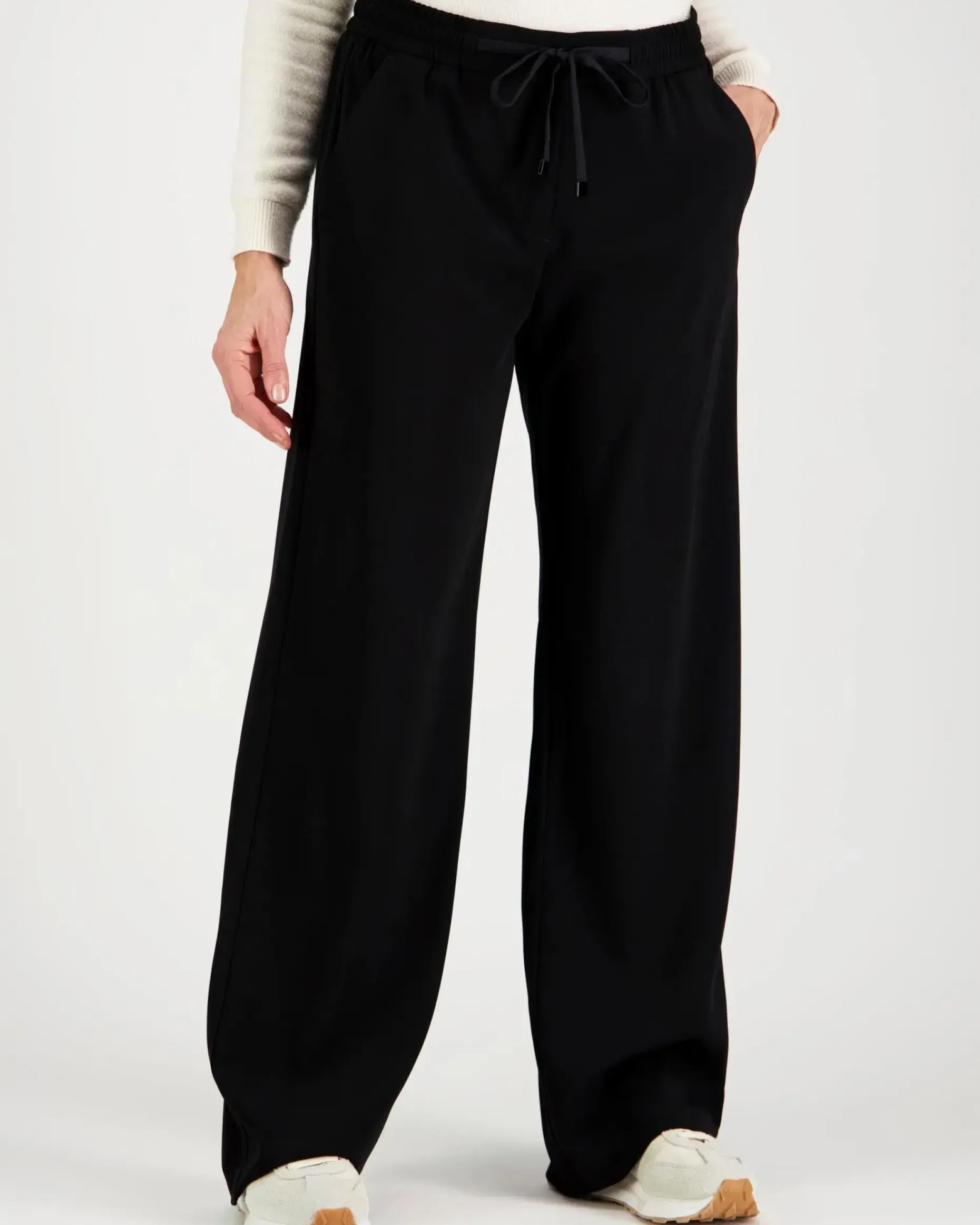 Mac christy floating crepe housut