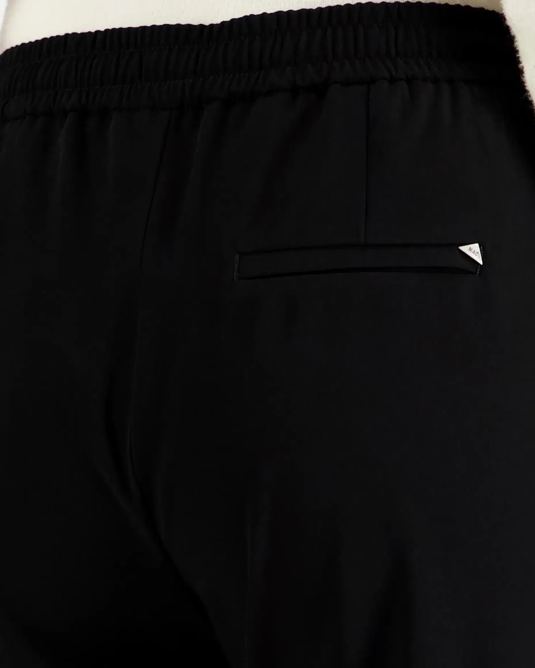 Mac christy floating crepe housut