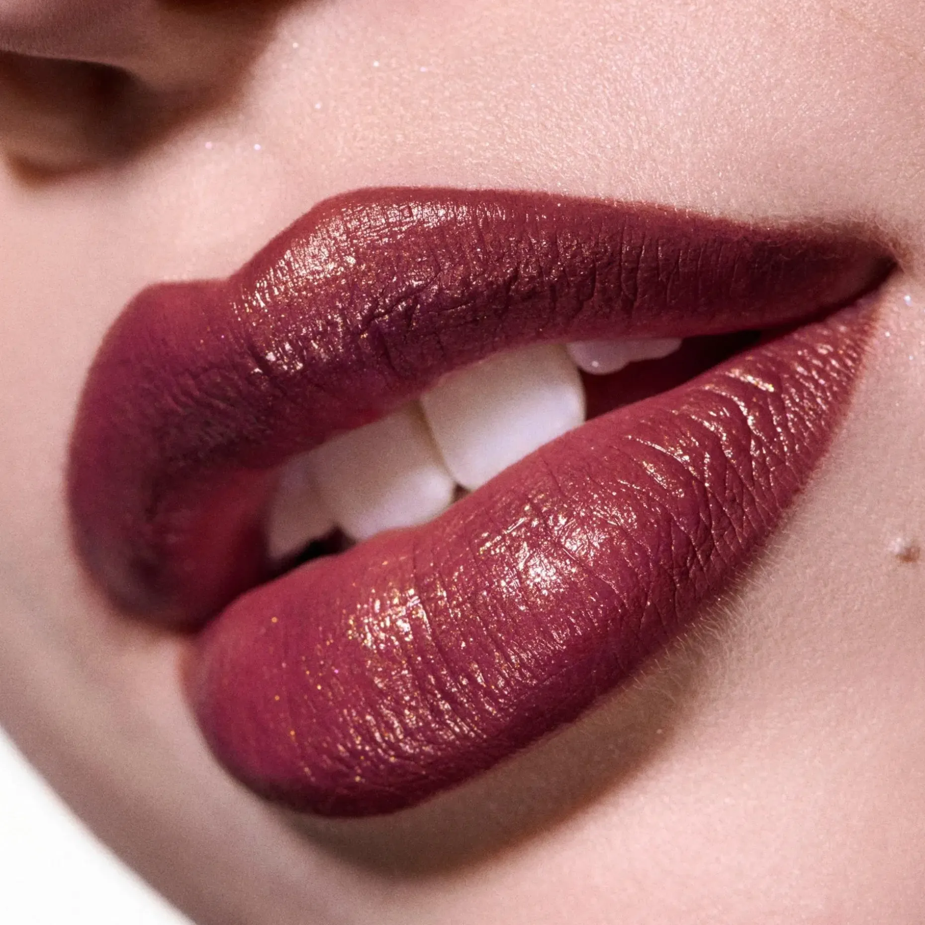 MAC Cosmetics Dazzlelips Crayon -huulipuna 1,5 g
