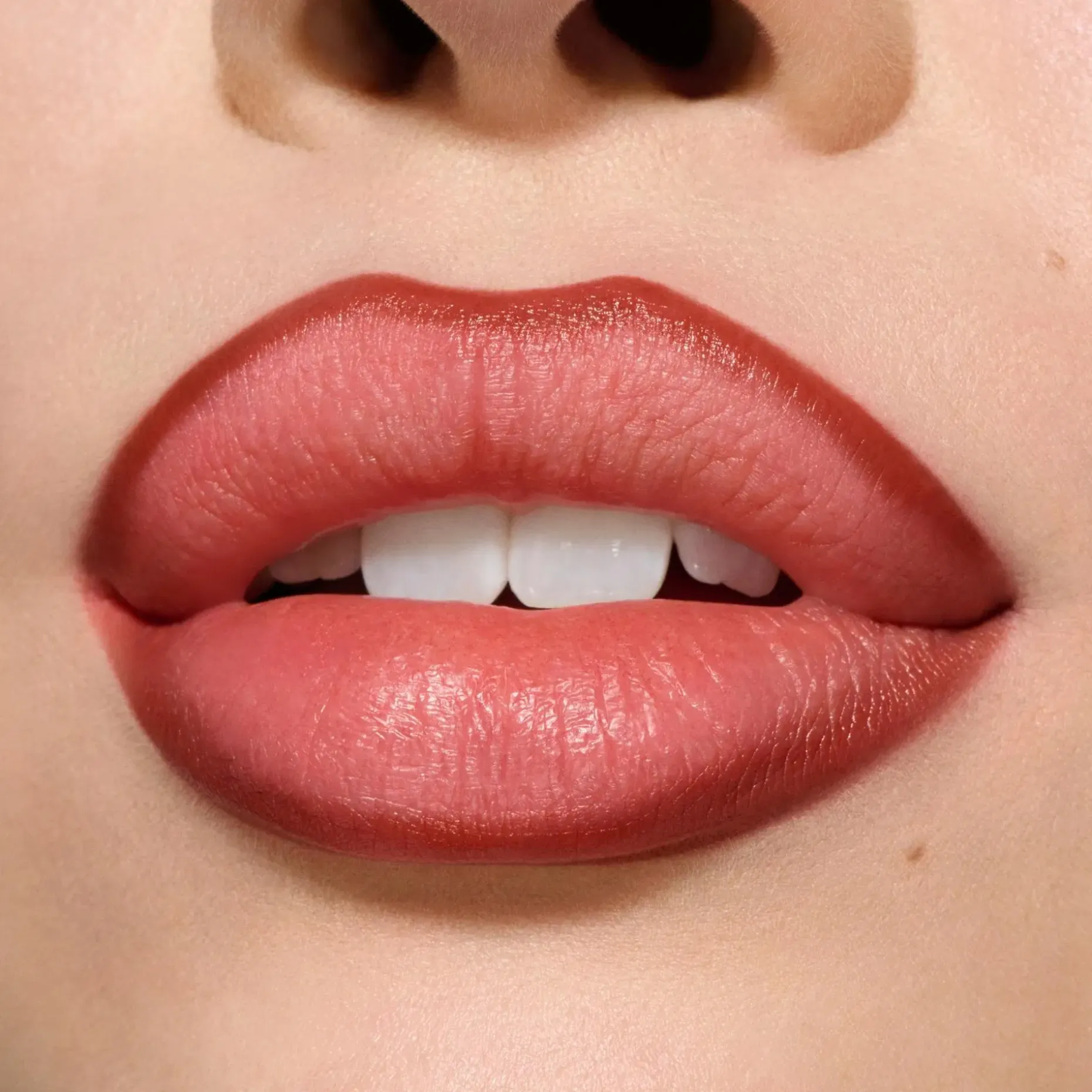 MAC Cosmetics Lipglazer Glossy Liner -huultenrajauskynä 0,25 g