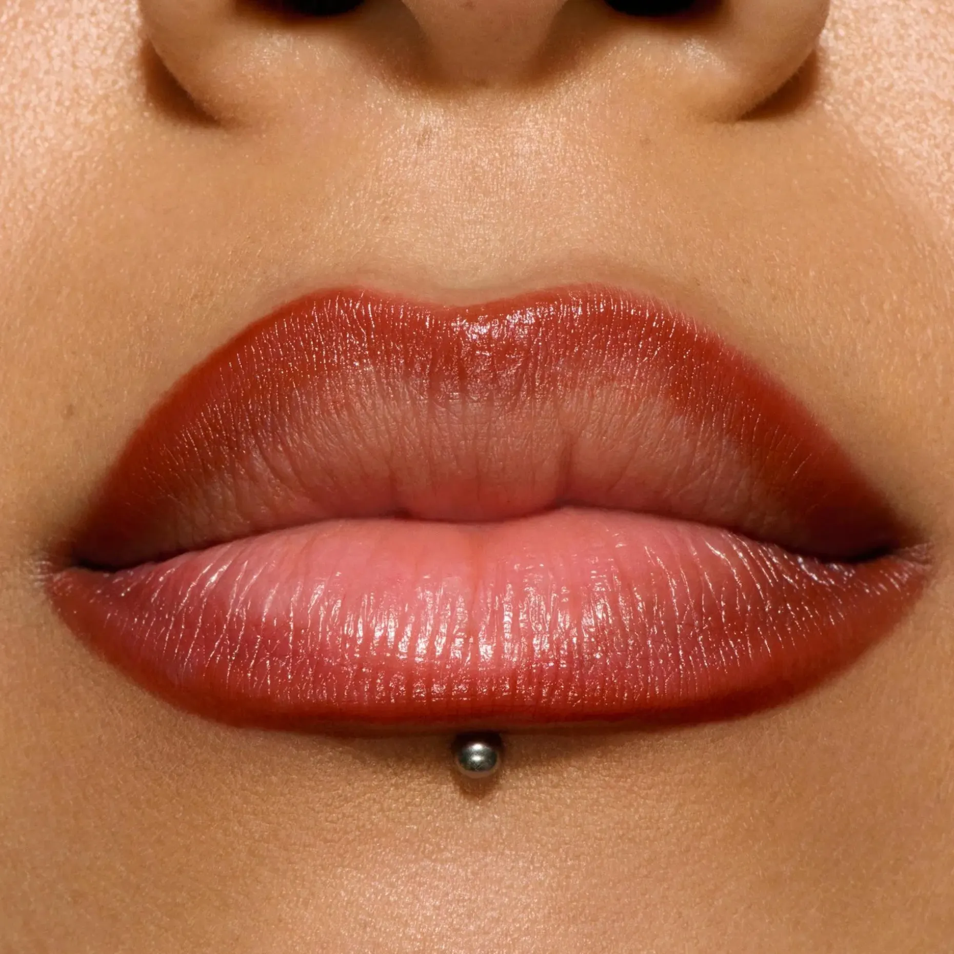MAC Cosmetics Lipglazer Glossy Liner -huultenrajauskynä 0,25 g