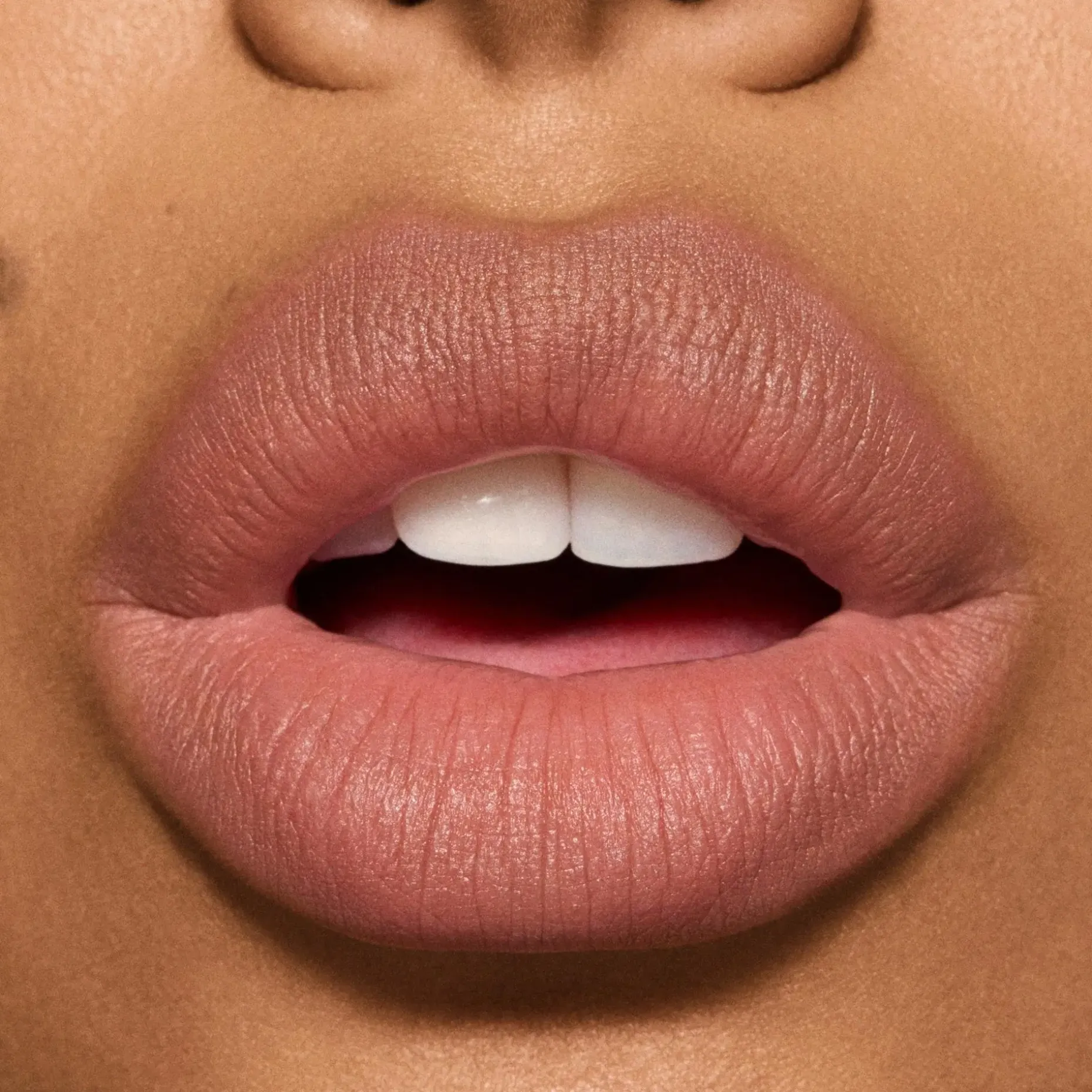 MAC Cosmetics Powder Kiss Hazy Matte Lipstick -huulipuna 3,5 g