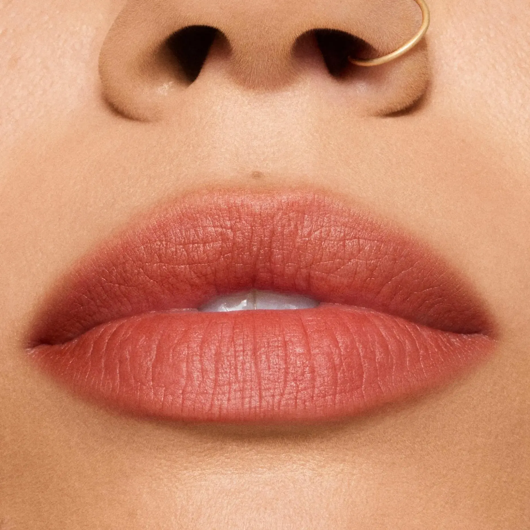 MAC Cosmetics Powder Kiss Hazy Matte Lipstick -huulipuna 3,5 g