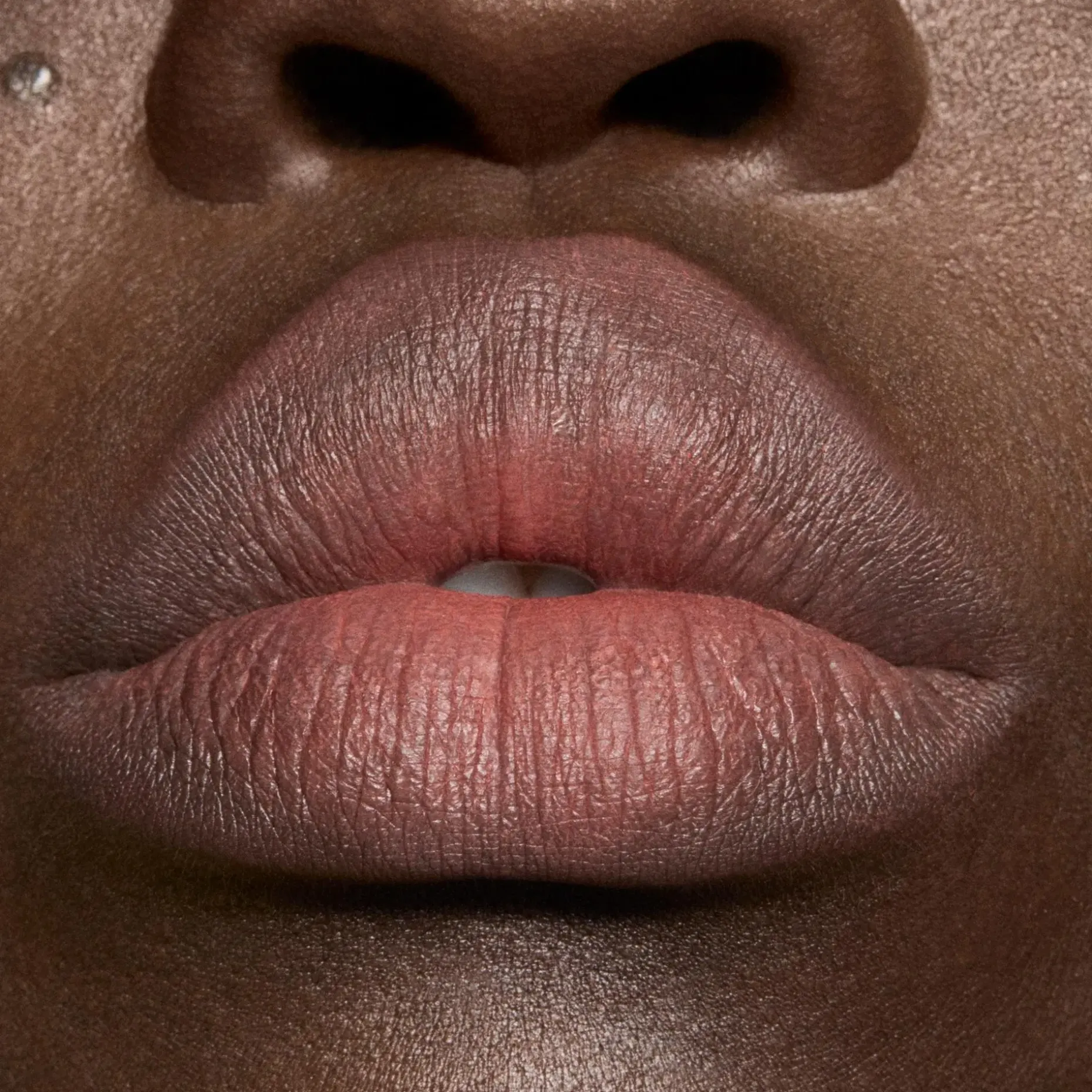 MAC Cosmetics Powder Kiss Hazy Matte Lipstick -huulipuna 3,5 g