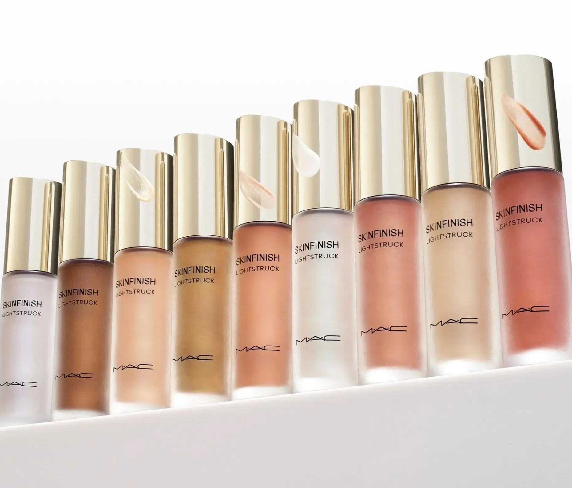 MAC Cosmetics Skinfinish Lightstruck Liquid Highlighter -korostusväri 15 ml