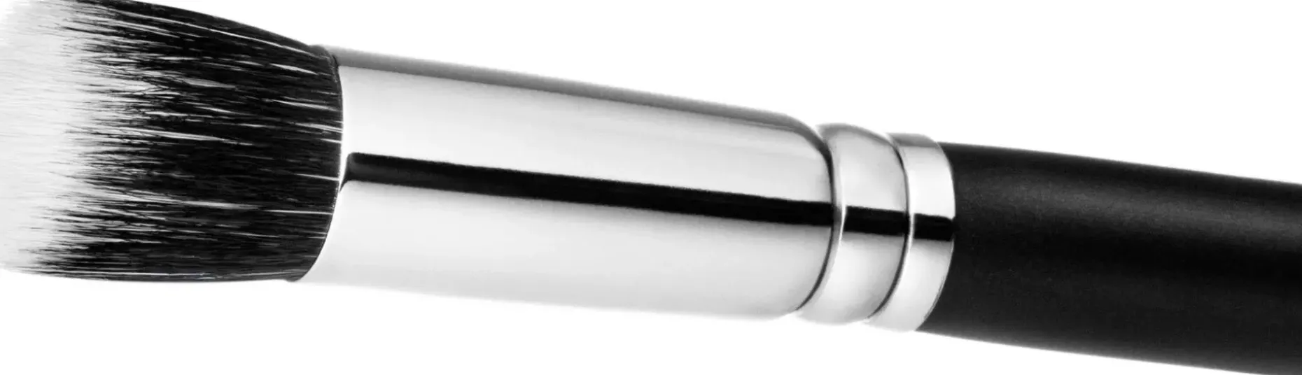 MAC Short Duo Fibre Brush 130s sivellin