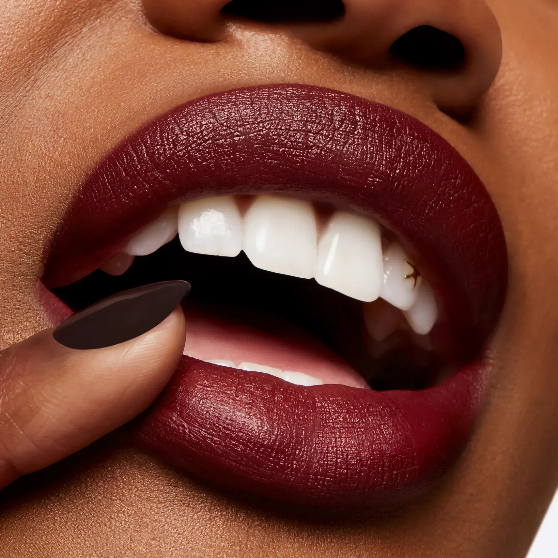 MAC Velvet blur lipstick huulipuna 2g
