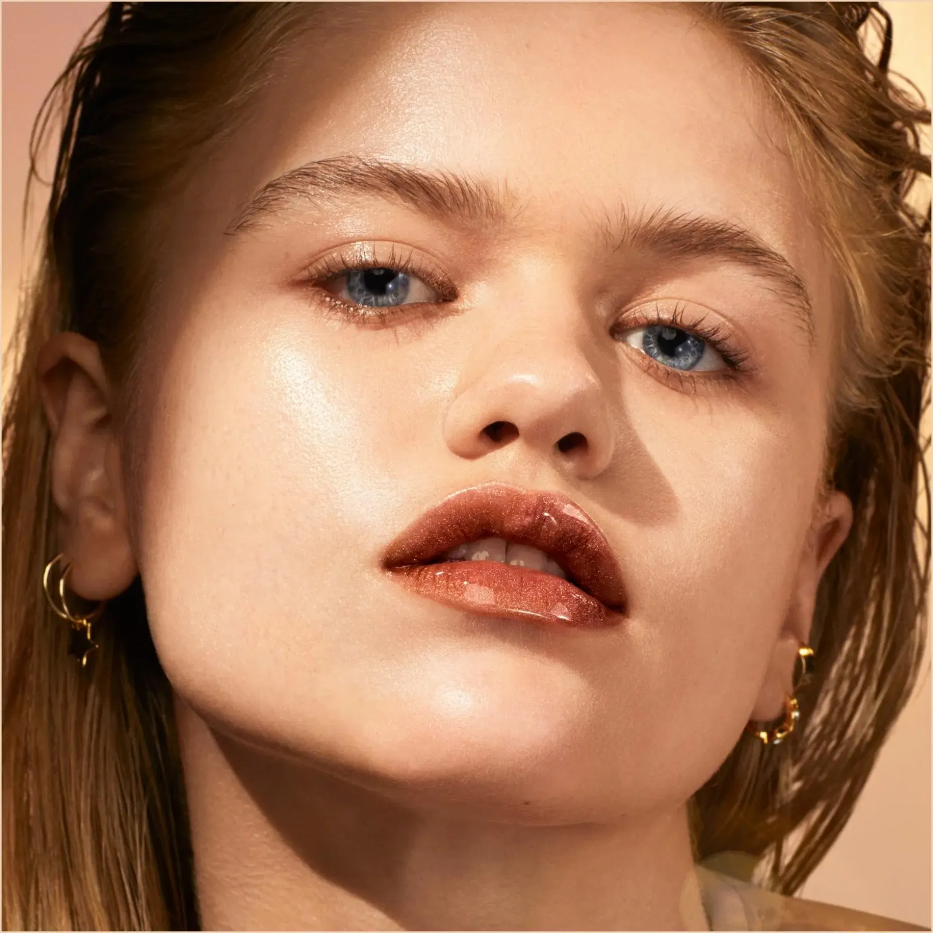 Maybelline New York Lifter Gloss 16 Rust huulikiilto 5,4 ml