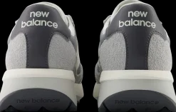 New Balance U370AH sneakerit