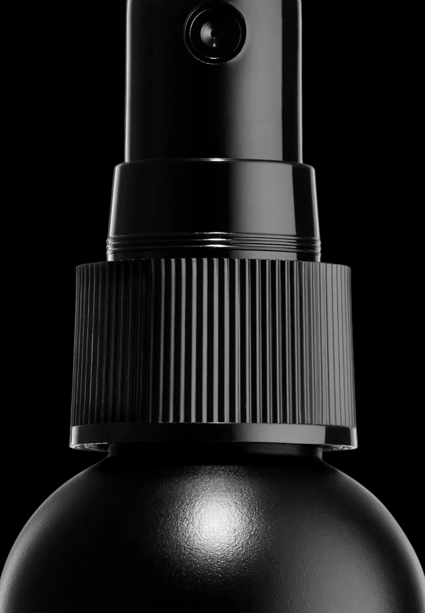 NYX Professional Makeup Plump Finish Setting Spray meikinkiinnityssuihke 60 ml