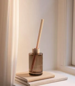 Skandinavisk Hygge huonetuoksu ruokotikuilla 200ml