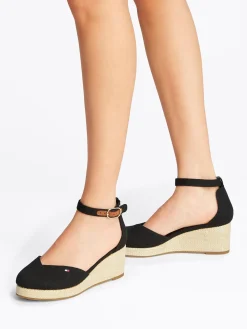 Tommy Hilfiger sandaalit