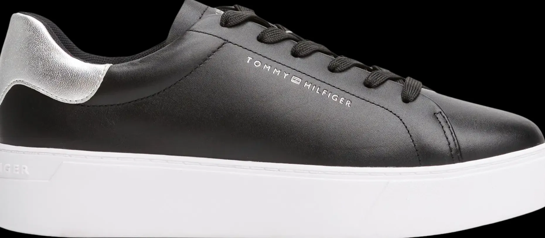 Tommy Hilfiger tennarit