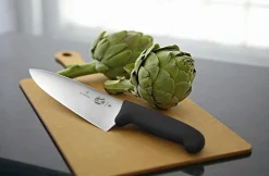 Victorinox -kokkiveitsi 20 cm