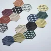 Zone pannunalunen Hexagon 16 x 14 cm, vaaleanharmaa